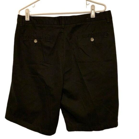 ST. JOHN'S BAY SIZE 34 BLACK PLEATED SHORTS - Picture 1 of 4